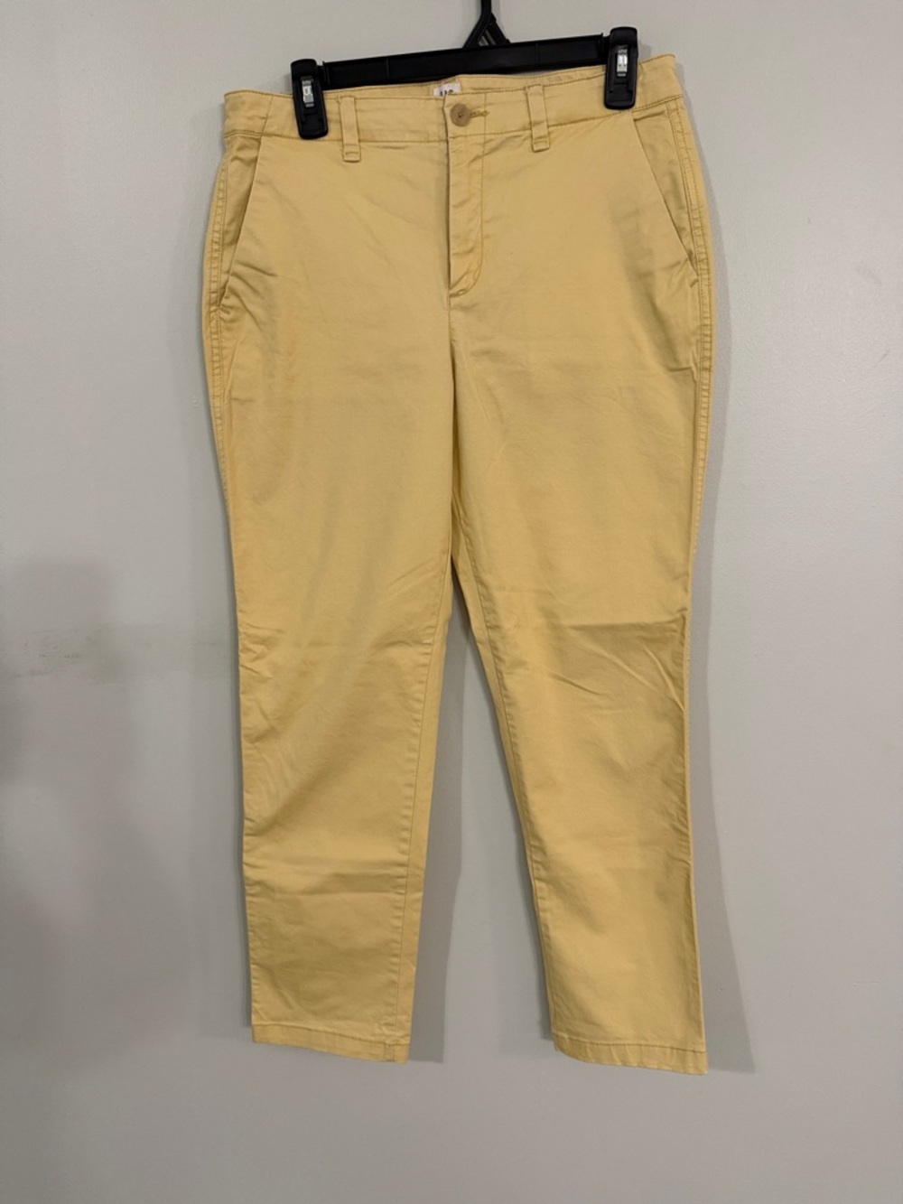 GAP Women’s Light Yellow Chino Pants